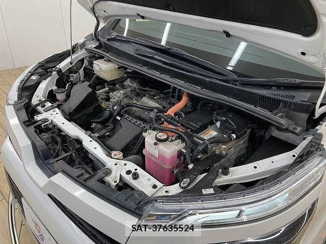 Toyota VOXY HYBRID 2019-06 4424987-17