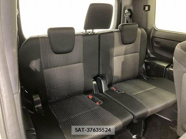 Toyota VOXY HYBRID 2019-06 4424987-6