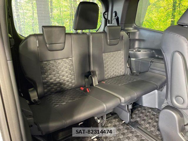 Toyota VOXY HYBRID 2026-01 4604369-9