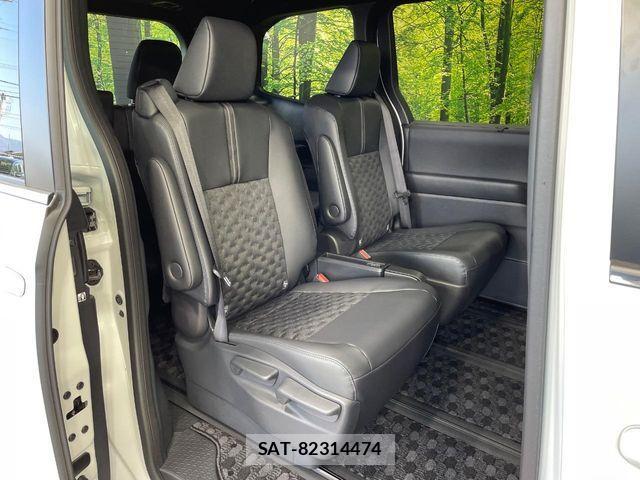 Toyota VOXY HYBRID 2026-01 4604369-8