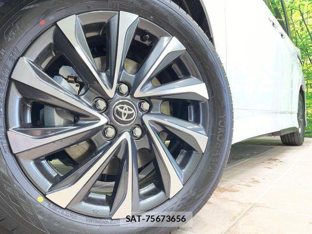 Toyota VOXY HYBRID 2026-02 4604361-13