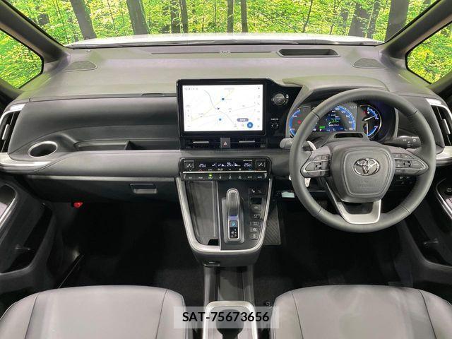 Toyota VOXY HYBRID 2026-02 4604361-1