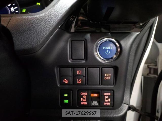 Toyota VOXY HYBRID 2020-01 4604399-13