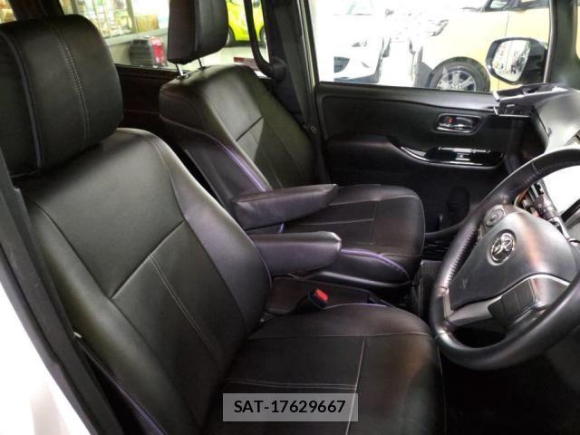 Toyota VOXY HYBRID 2020-01 4604399-20