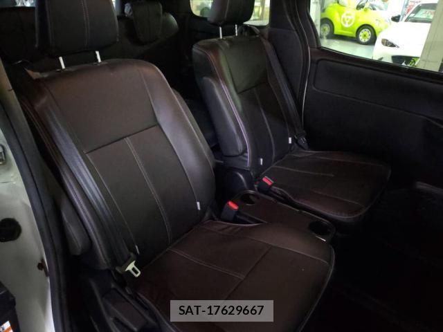 Toyota VOXY HYBRID 2020-01 4604399-21