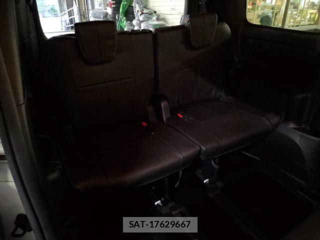 Toyota VOXY HYBRID 2020-01 4604399-22
