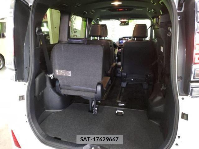 Toyota VOXY HYBRID 2020-01 4604399-25