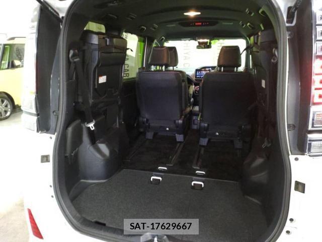 Toyota VOXY HYBRID 2020-01 4604399-26