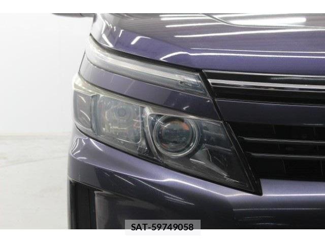 Toyota VOXY HYBRID 2014-08 4604436-11