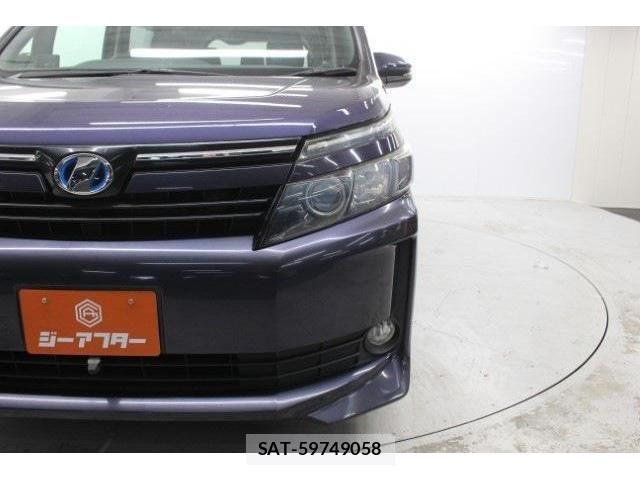 Toyota VOXY HYBRID 2014-08 4604436-13