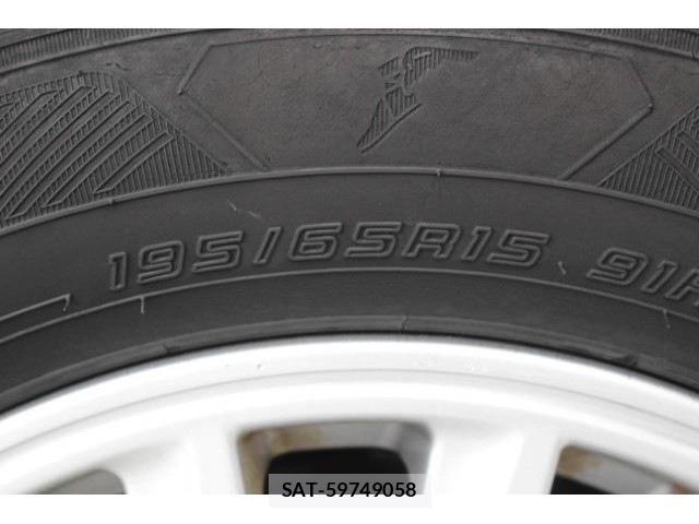 Toyota VOXY HYBRID 2014-08 4604436-21
