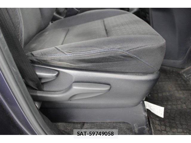 Toyota VOXY HYBRID 2014-08 4604436-27