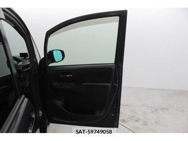 Toyota VOXY HYBRID 2014-08 4604436-29
