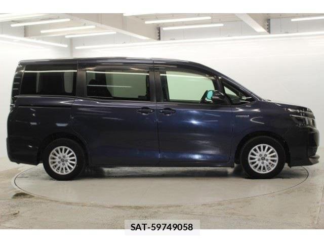 Toyota VOXY HYBRID 2014-08 4604436-3