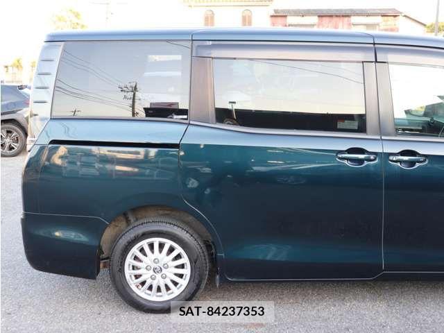 Toyota VOXY HYBRID 2014-04 4604431-9