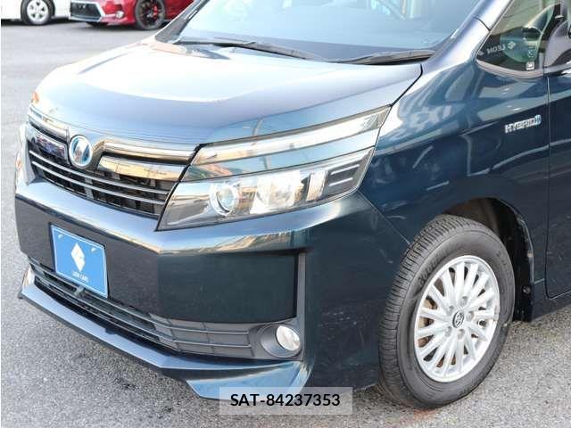 Toyota VOXY HYBRID 2014-04 4604431-11