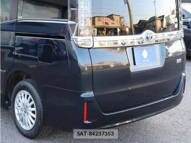 Toyota VOXY HYBRID 2014-04 4604431-14