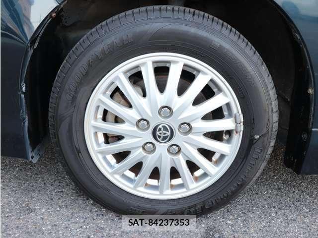 Toyota VOXY HYBRID 2014-04 4604431-15