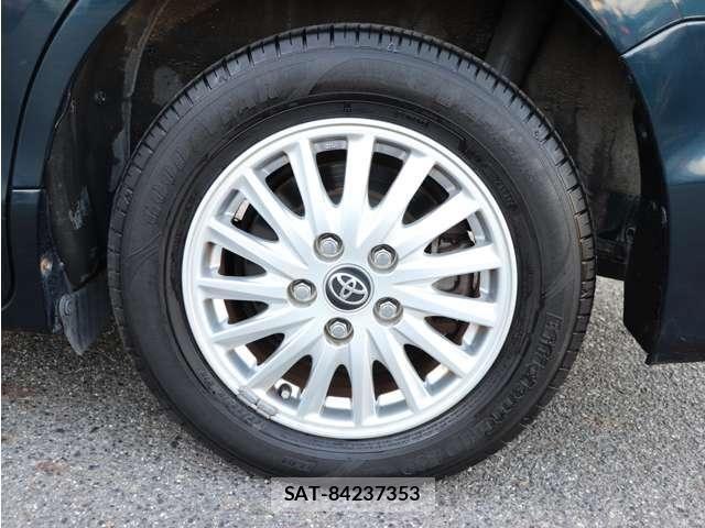 Toyota VOXY HYBRID 2014-04 4604431-26