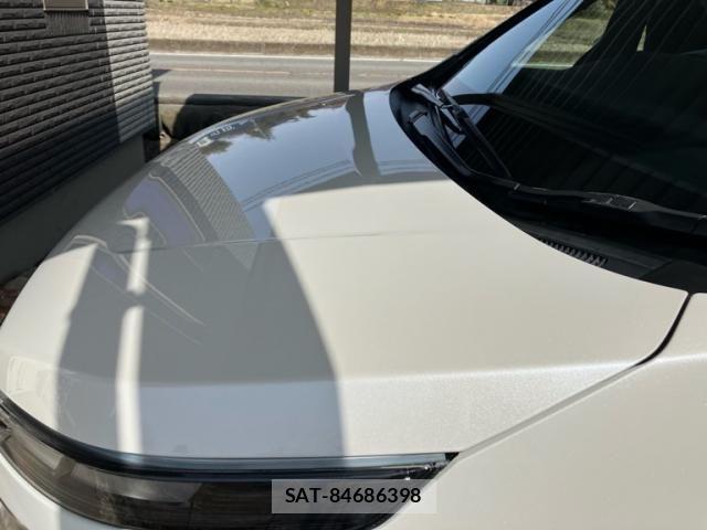 Toyota VOXY HYBRID 2017-08 4604420-21
