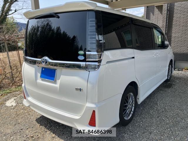 Toyota VOXY HYBRID 2017-08 4604420-2