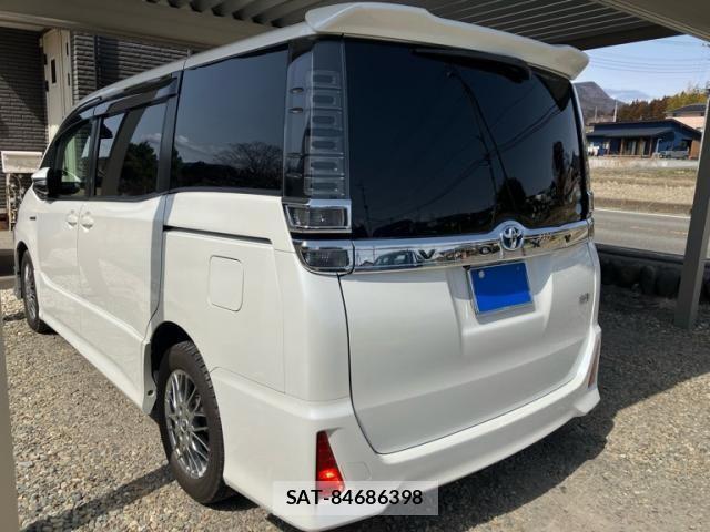Toyota VOXY HYBRID 2017-08 4604420-4