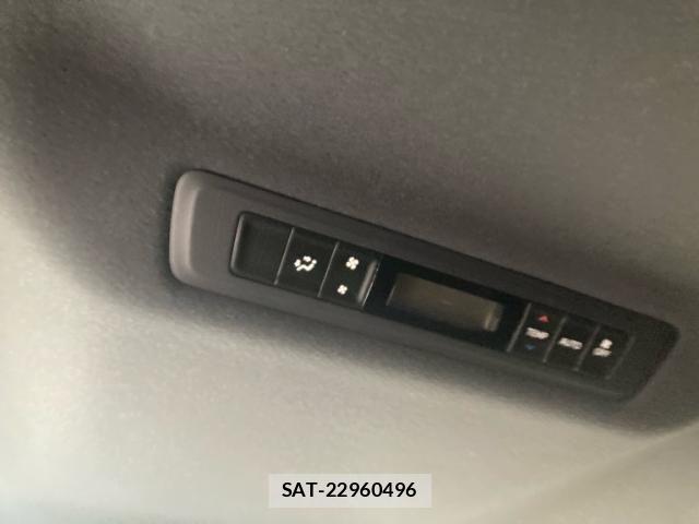 Toyota VOXY HYBRID 2018-06 4604414-11