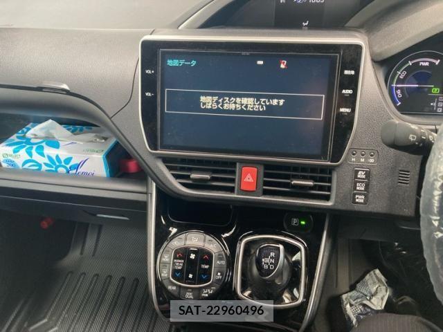 Toyota VOXY HYBRID 2018-06 4604414-15