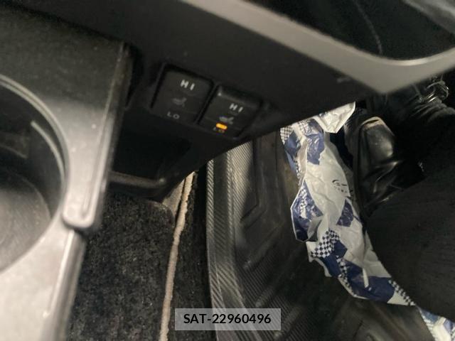 Toyota VOXY HYBRID 2018-06 4604414-18