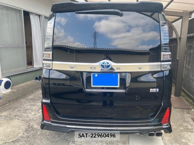 Toyota VOXY HYBRID 2018-06 4604414-2