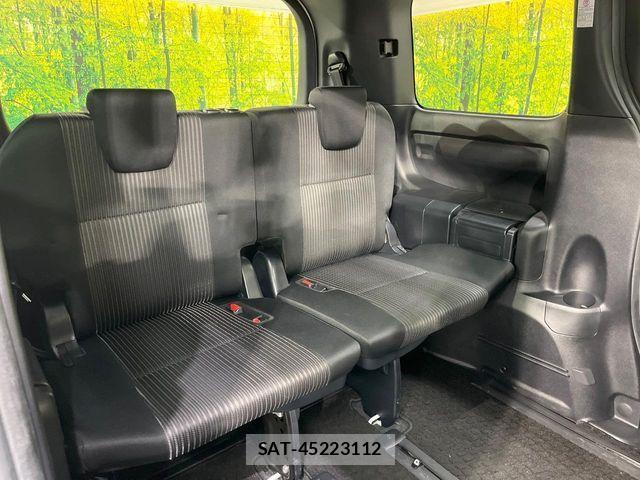 Toyota VOXY HYBRID 2017-07 4604417-9