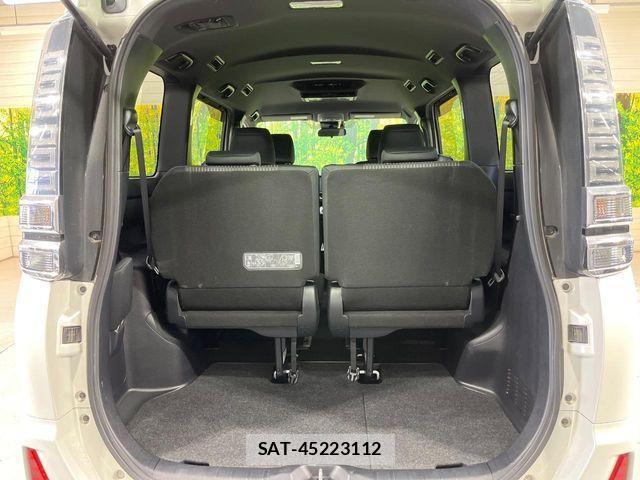 Toyota VOXY HYBRID 2017-07 4604417-10