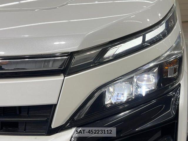 Toyota VOXY HYBRID 2017-07 4604417-12