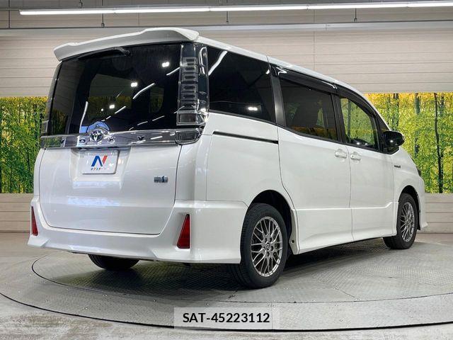 Toyota VOXY HYBRID 2017-07 4604417-16