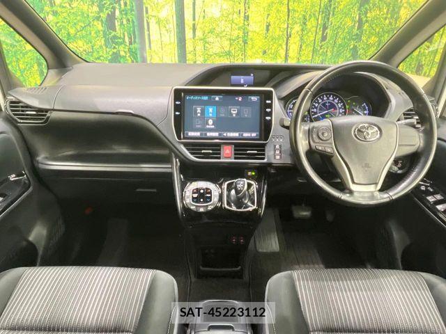 Toyota VOXY HYBRID 2017-07 4604417-1