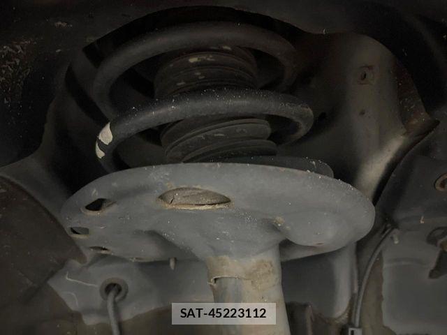 Toyota VOXY HYBRID 2017-07 4604417-19