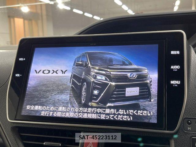 Toyota VOXY HYBRID 2017-07 4604417-2
