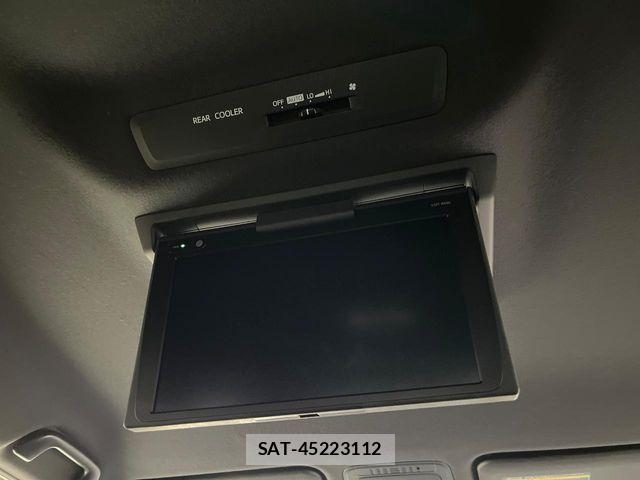 Toyota VOXY HYBRID 2017-07 4604417-3