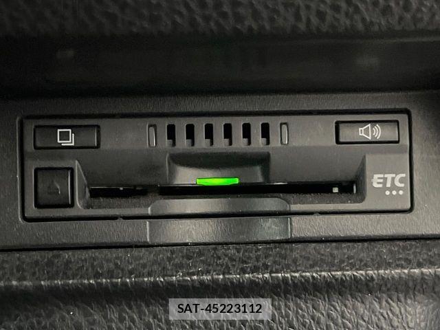 Toyota VOXY HYBRID 2017-07 4604417-6