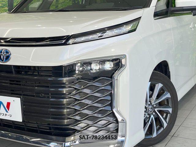 Toyota VOXY HYBRID 2023-04 4641569-12