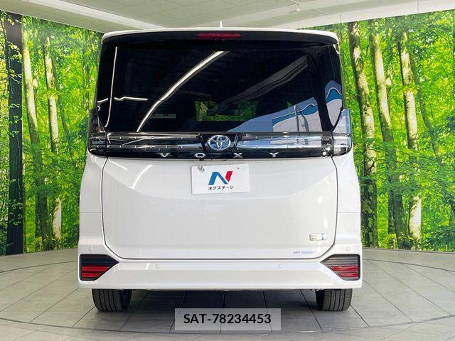 Toyota VOXY HYBRID 2023-04 4641569-15