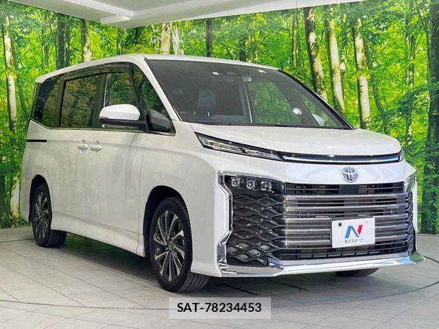 Toyota VOXY HYBRID 2023-04 4641569-16