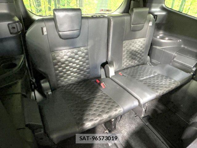 Toyota VOXY HYBRID 2025-04 4641563-9