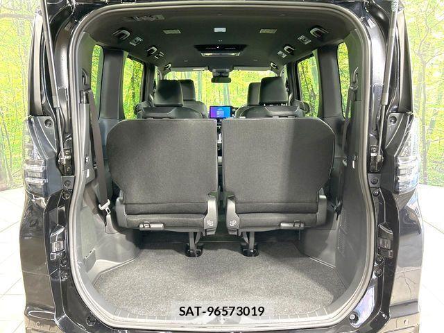Toyota VOXY HYBRID 2025-04 4641563-10