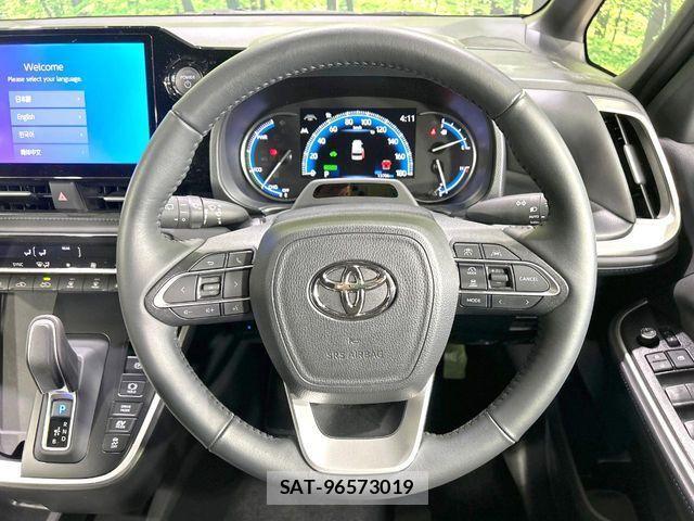 Toyota VOXY HYBRID 2025-04 4641563-11