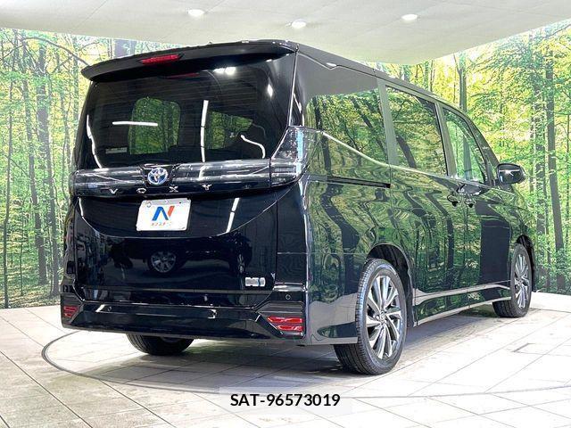 Toyota VOXY HYBRID 2025-04 4641563-17