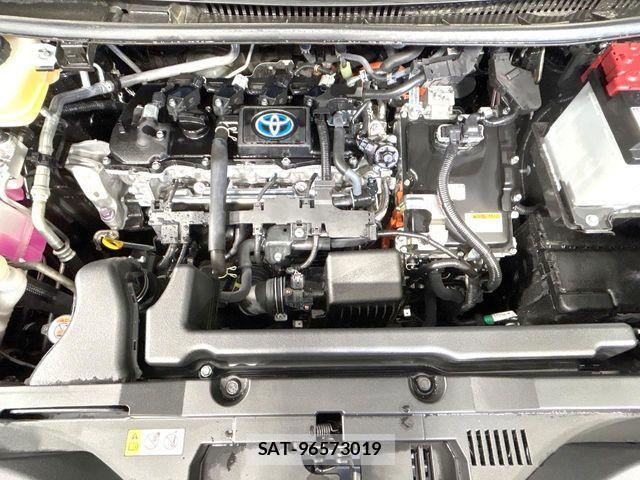 Toyota VOXY HYBRID 2025-04 4641563-18
