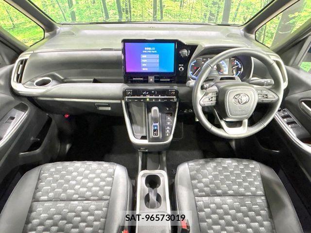 Toyota VOXY HYBRID 2025-04 4641563-1