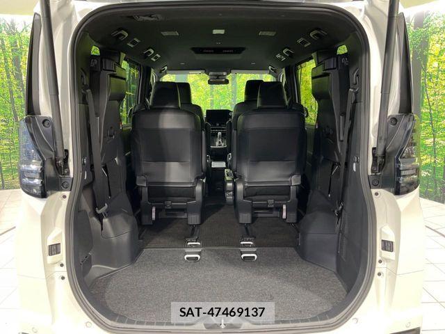 Toyota VOXY HYBRID 2023-07 4994032-9