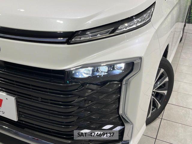 Toyota VOXY HYBRID 2023-07 4994032-11